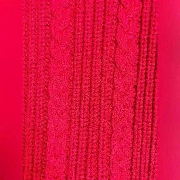 LL Bean Red chunky cable knit crew neck sweater size M button shoulder pull over - Picture 9 of 9